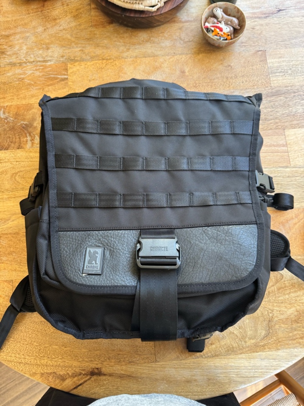 Chrome Industries messenger/backpack hybrid (Barragestyle)